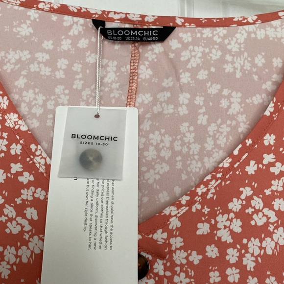 Bloom Chic Ditsy Floral Ruffle Sleeve Button Detail Blouse in orange. - Picture 2 of 9